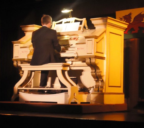 Mark Laflin at The Tywyn Wurlitzer